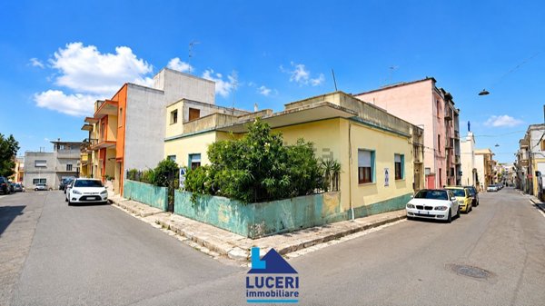 casa indipendente in vendita a Parabita