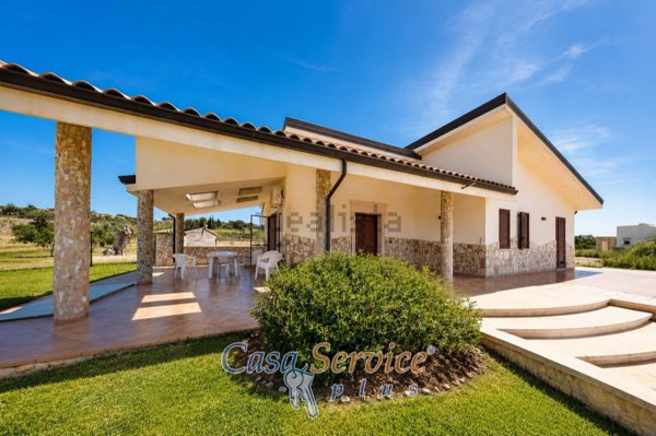 casa indipendente in vendita a Parabita