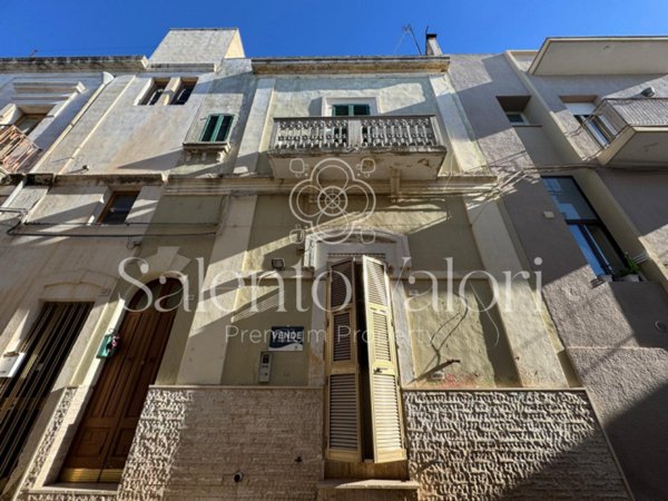 casa indipendente in vendita a Parabita