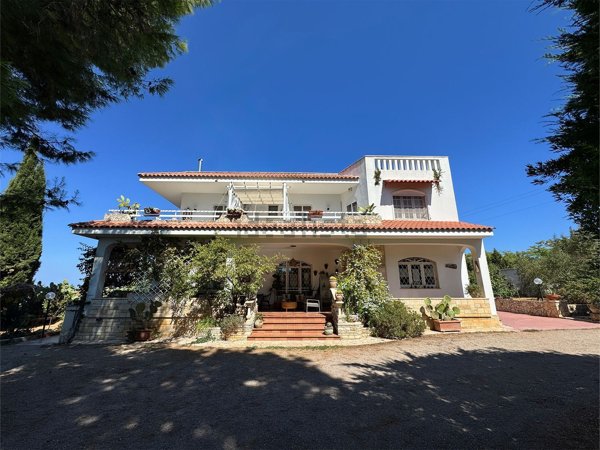 casa indipendente in vendita a Parabita