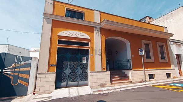 casa indipendente in vendita a Parabita
