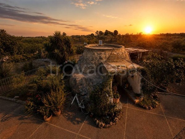 casa indipendente in vendita a Parabita