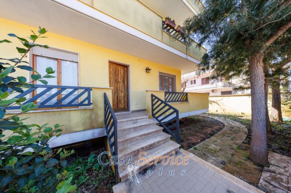 casa indipendente in vendita a Parabita