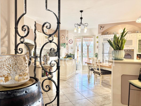 casa indipendente in vendita a Parabita