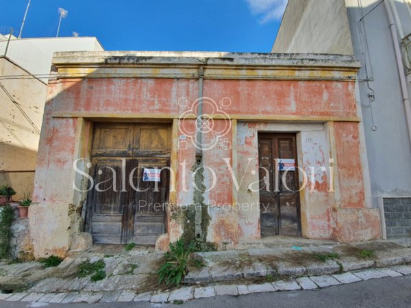 casa indipendente in vendita a Parabita