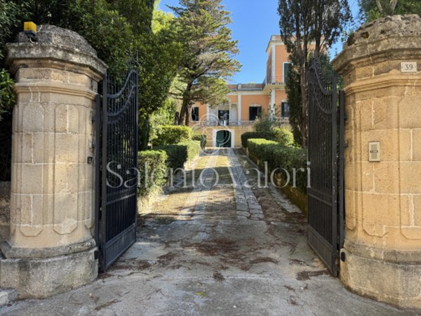 casa indipendente in vendita a Parabita