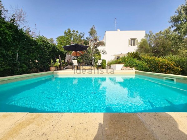 casa indipendente in vendita a Parabita