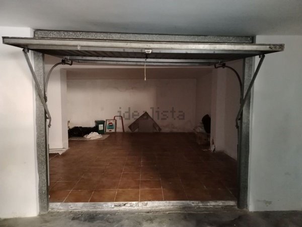 box auto in vendita a Parabita