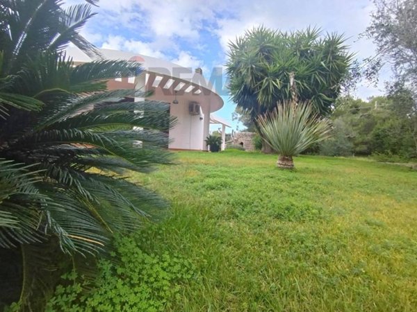 casa indipendente in vendita a Parabita