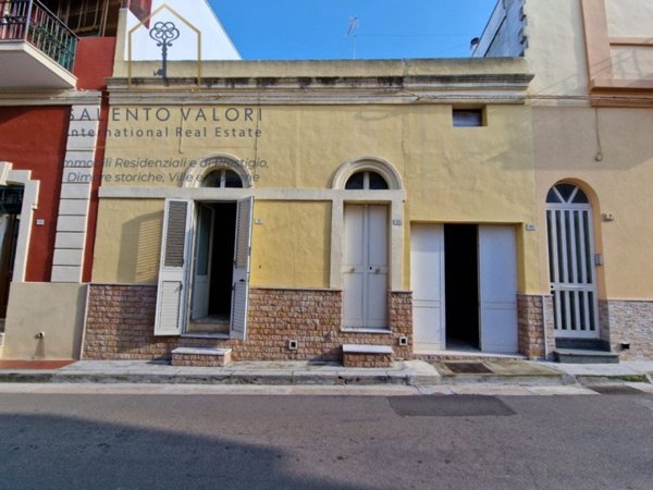 casa indipendente in vendita a Parabita