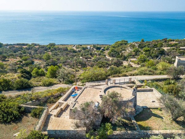 casa indipendente in vendita a Patù