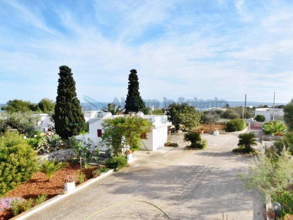 casa indipendente in vendita a Patù in zona Marina di San Gregorio