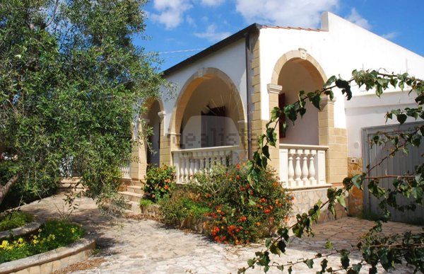 casa indipendente in vendita a Patù