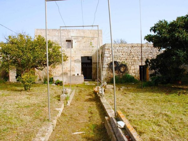 casa indipendente in vendita a Patù