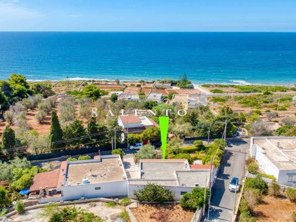 casa indipendente in vendita a Patù in zona Marina di San Gregorio