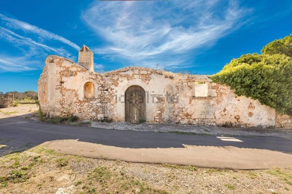 esavano in vendita a Patù