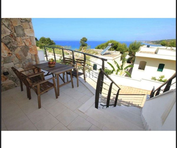 appartamento in vendita a Patù in zona Marina di San Gregorio