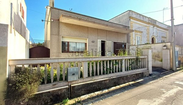 casa indipendente in vendita a Patù