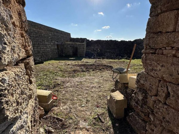 casale in vendita a Patù in zona Marina di San Gregorio
