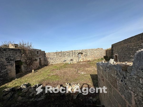 casale in vendita a Patù in zona Marina di San Gregorio