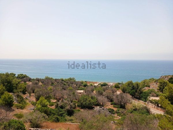 appartamento in vendita a Patù in zona Marina di San Gregorio