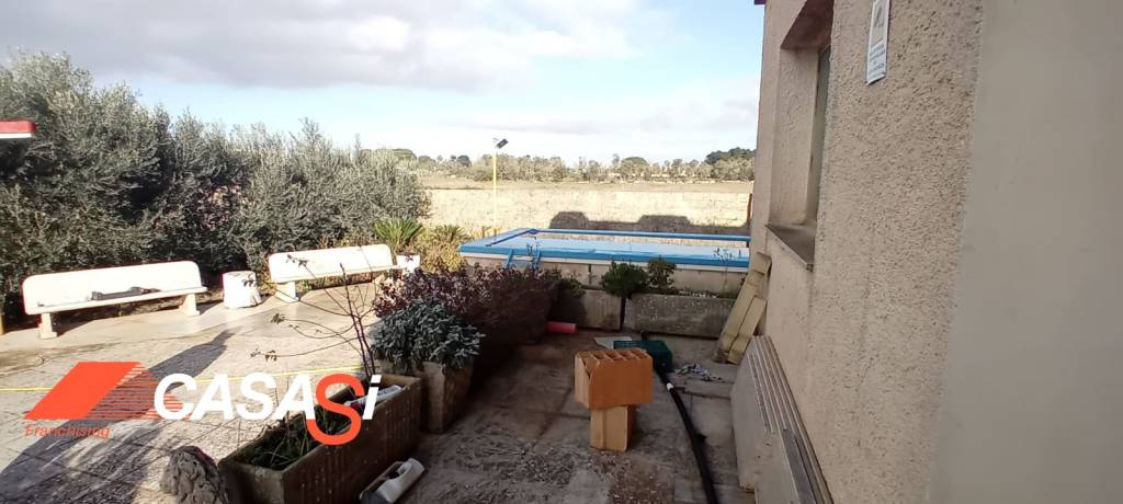 casa indipendente in vendita a Poggiardo