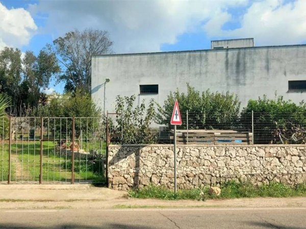 negozio in vendita a Poggiardo