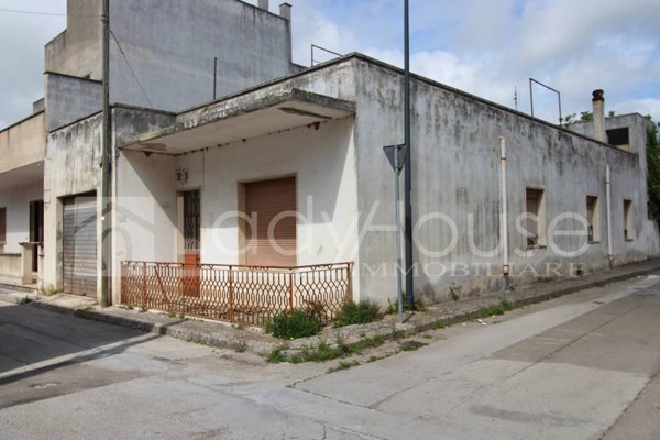 casa indipendente in vendita a Poggiardo