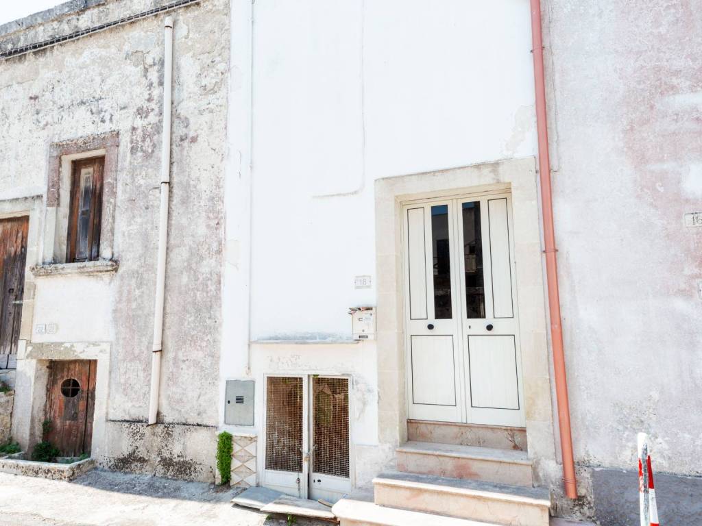 casa indipendente in vendita a Poggiardo