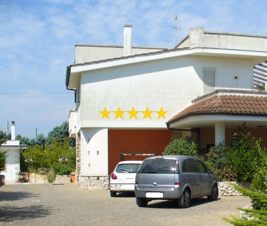 casa indipendente in vendita a Poggiardo