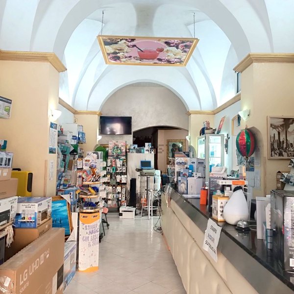 locale commerciale in vendita a Poggiardo