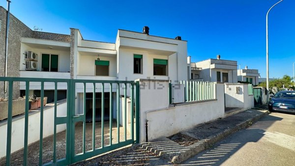 casa indipendente in vendita a Poggiardo