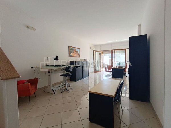 locale commerciale in vendita a Poggiardo