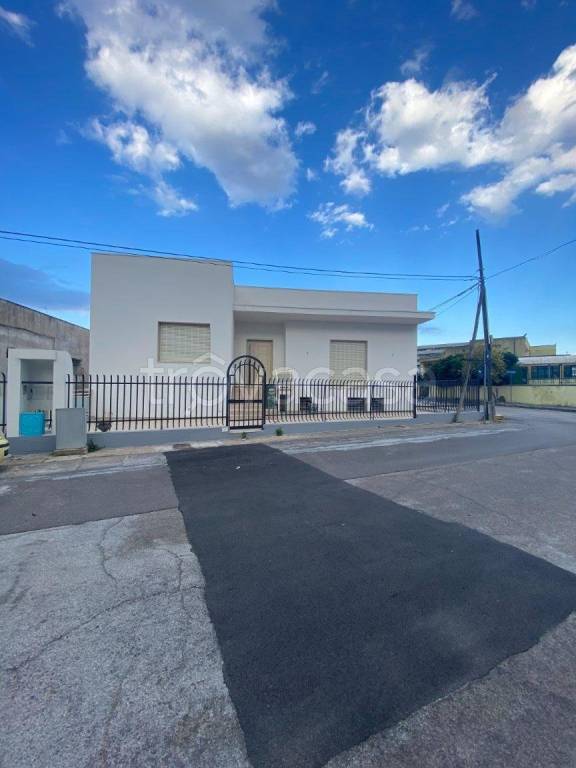 casa indipendente in vendita a Poggiardo