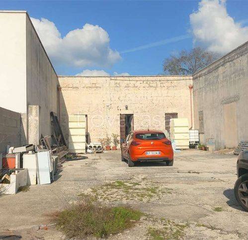 negozio in vendita a Poggiardo