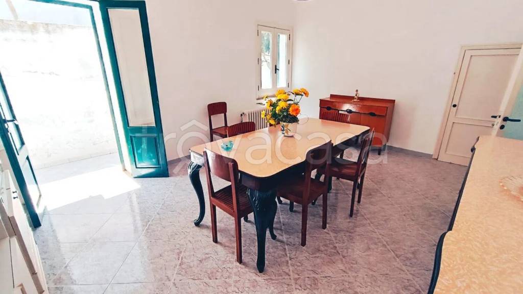 casa indipendente in vendita a Poggiardo