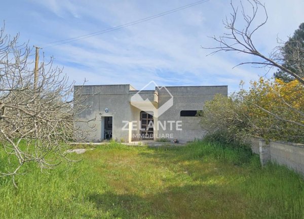 casa indipendente in vendita a Poggiardo