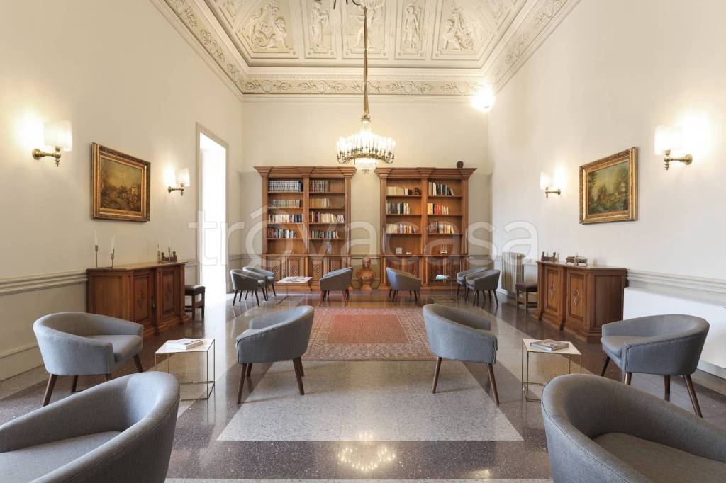 negozio in vendita a Poggiardo