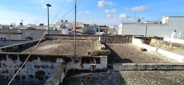 casa indipendente in vendita a Racale in zona Torre Suda