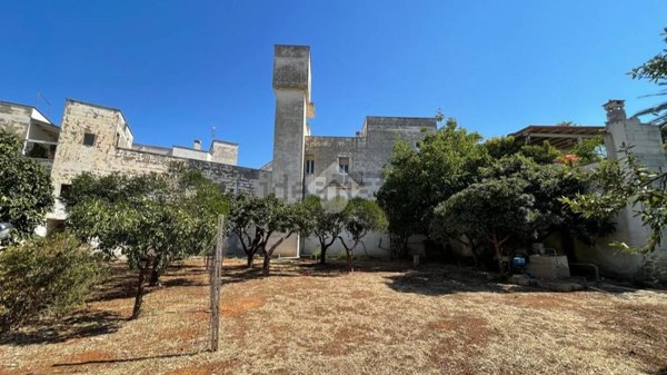 casa indipendente in vendita a Racale