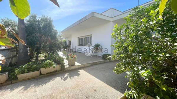 casa indipendente in vendita a Racale