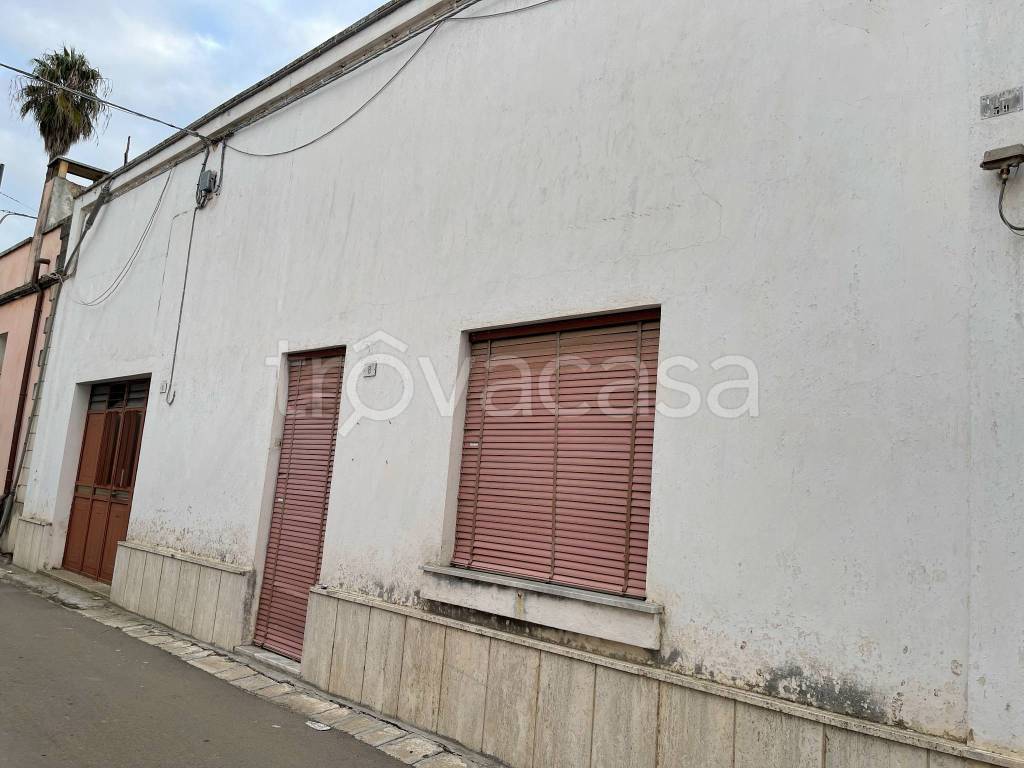 casa indipendente in vendita a Racale in zona Torre Suda