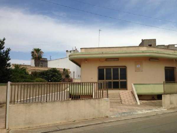 locale commerciale in vendita a Racale