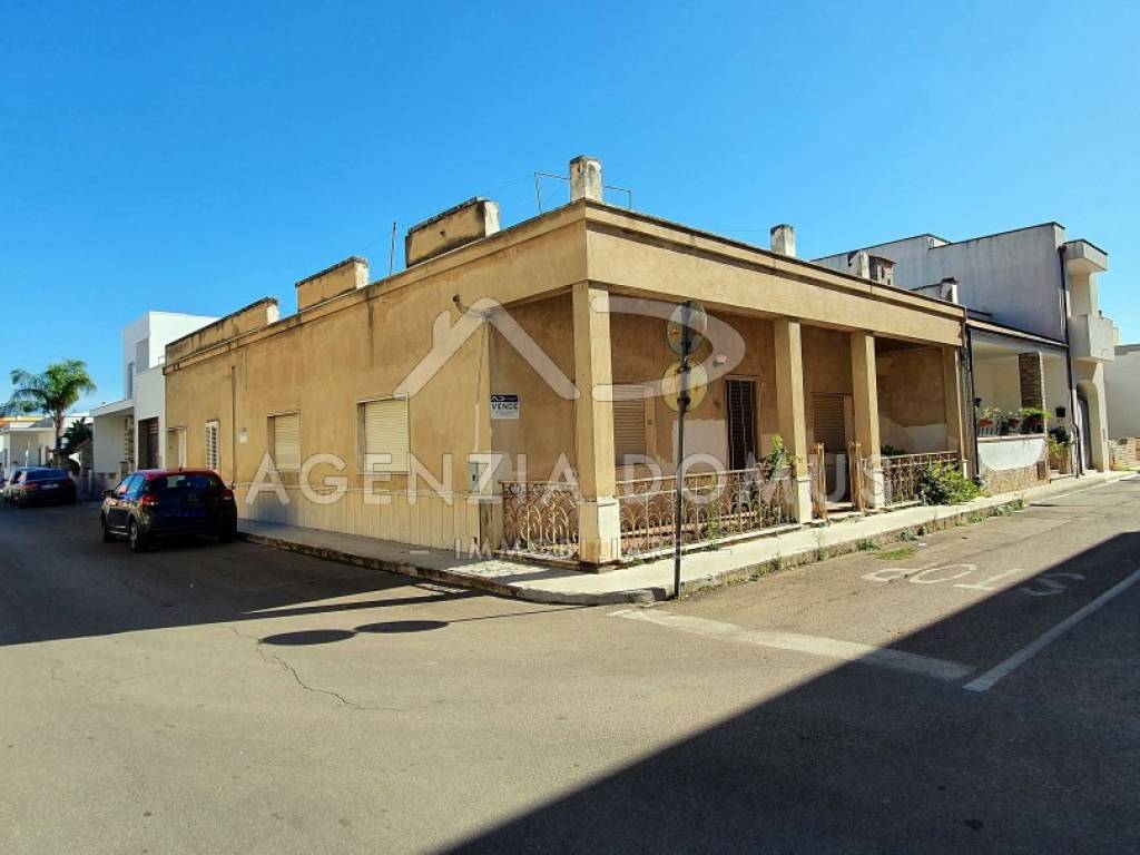 casa indipendente in vendita a Racale