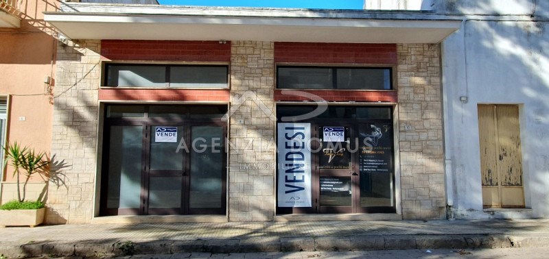 locale commerciale in vendita a Racale in zona Torre Suda