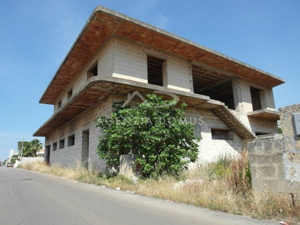 casa indipendente in vendita a Racale in zona Torre Suda