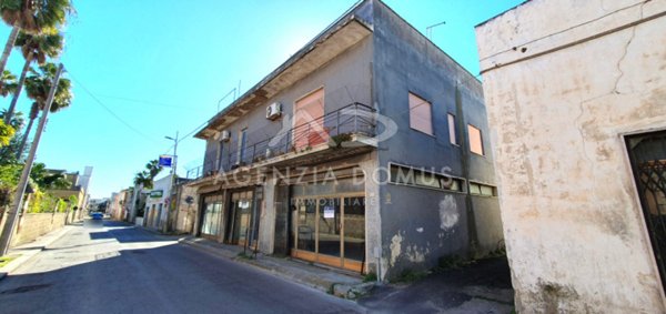 casa indipendente in vendita a Racale in zona Torre Suda