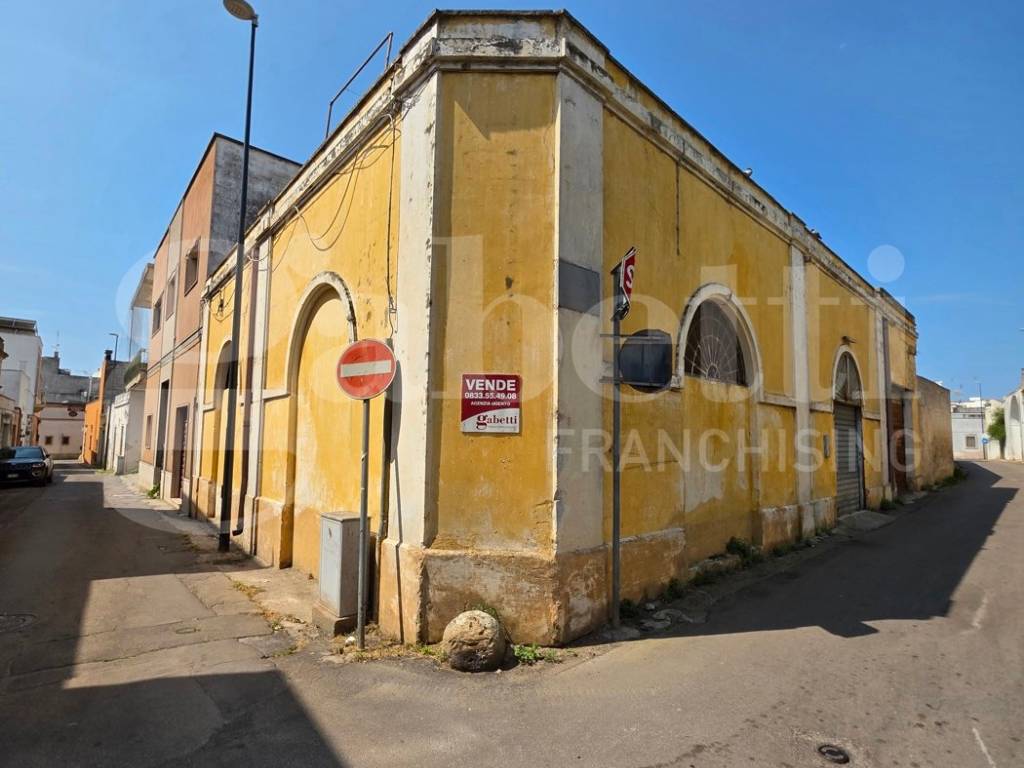 casa indipendente in vendita a Racale