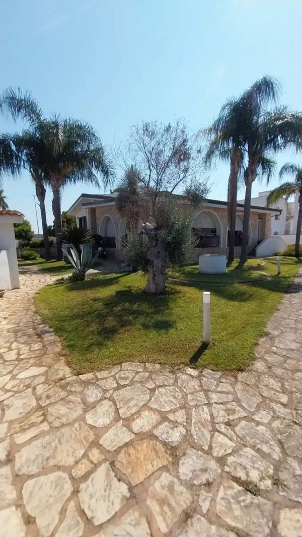 casa indipendente in vendita a Racale