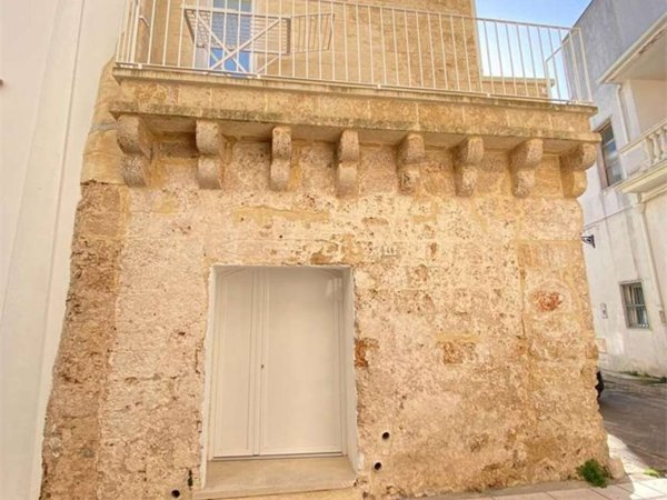 casa indipendente in vendita a Racale